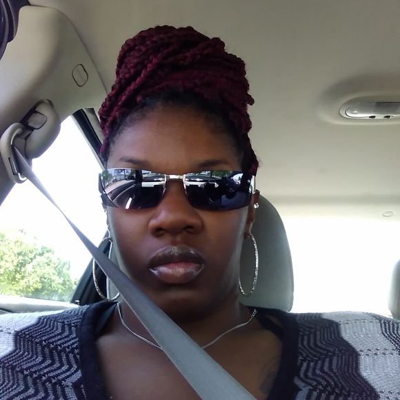 Meet your Posher, Carla - Picture 1 of 1